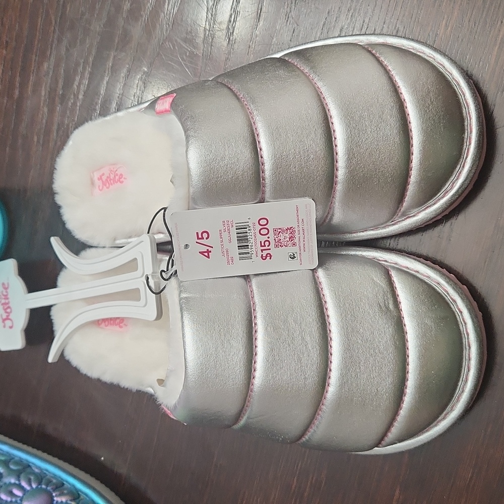 Girls slippers
